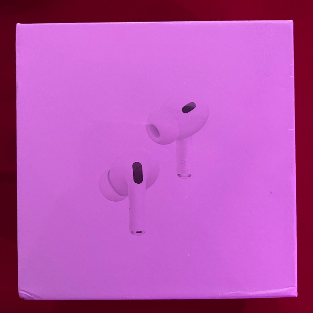Apple AirPods Pro 2nd Generation with MagSafe Wireless Charging Case (USB‑C)...